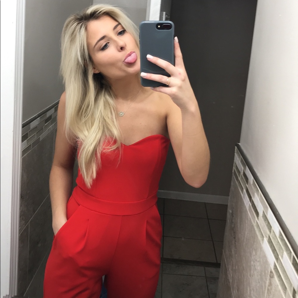 Red pantsuit - Picture 2 of 5